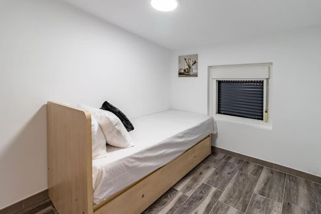 Viloví de Oñar Casa Rural Con Piscina Privada, Barbacoa, Wifi Y Parking Incluido מראה חיצוני תמונה